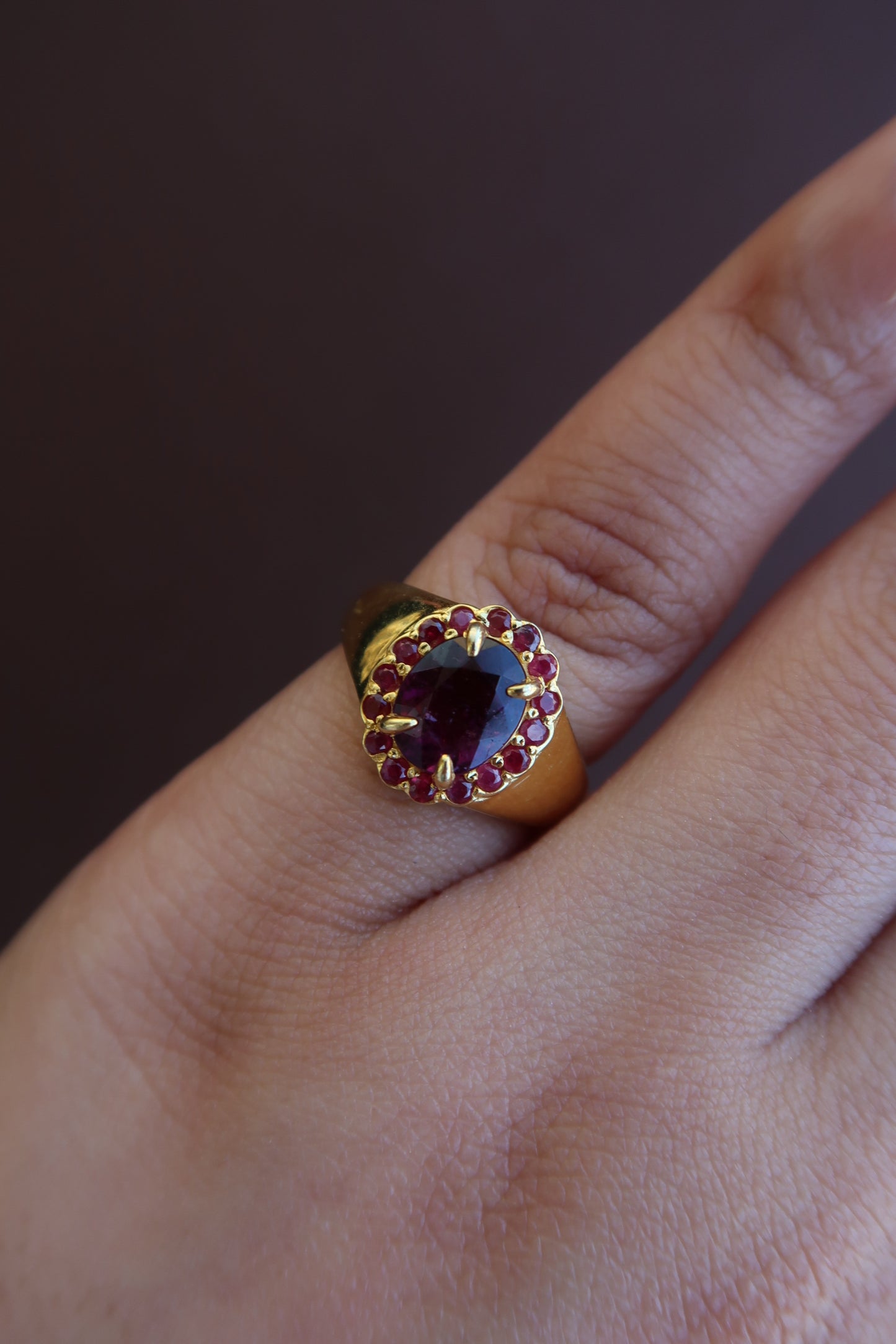 Rosette Ring in Rhodolite Garnet and Ruby