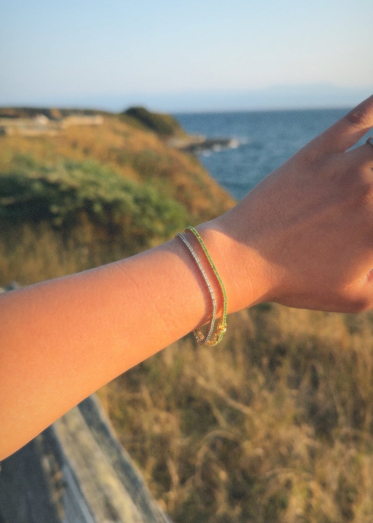 Grace Tennis Bracelet Emerald, Yellow Gold